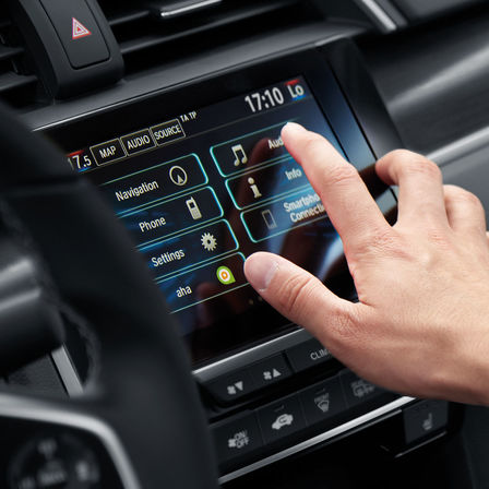 Primo piano del sistema di infotainment Honda CONNECT.