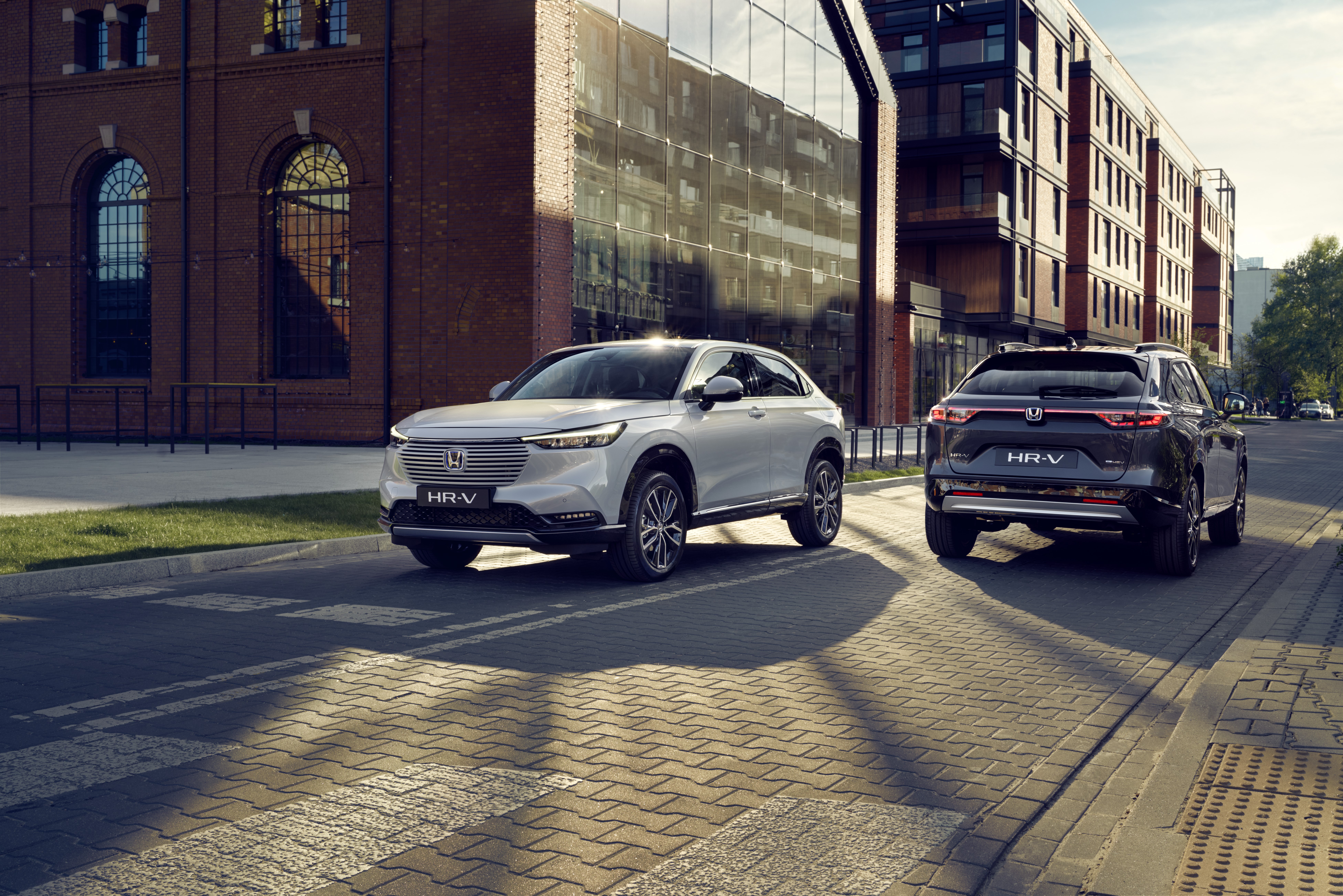2 auto Honda HR-V