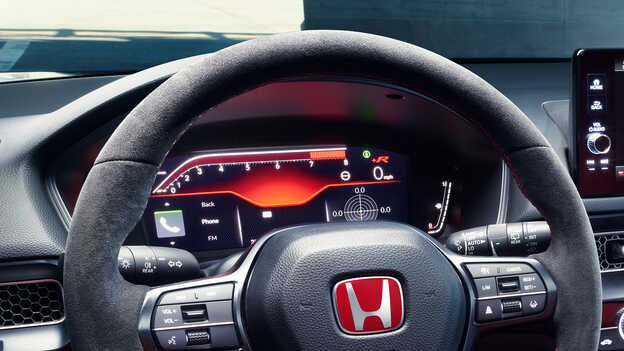 Primo piano del display multi-informazioni della Honda Civic Type R.