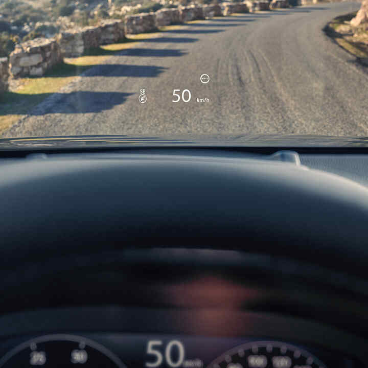 Primo piano dell'Head Up Display di Honda CR-V Hybrid.