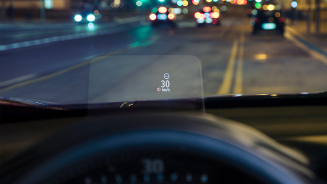 Vista dettagliata del head-up display della Honda CR-V.