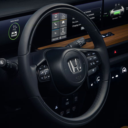 Primo piano del volante Honda.