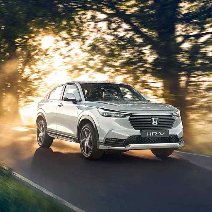 Rear three-quarter facing Honda HR-V Hybrid Sports Pack