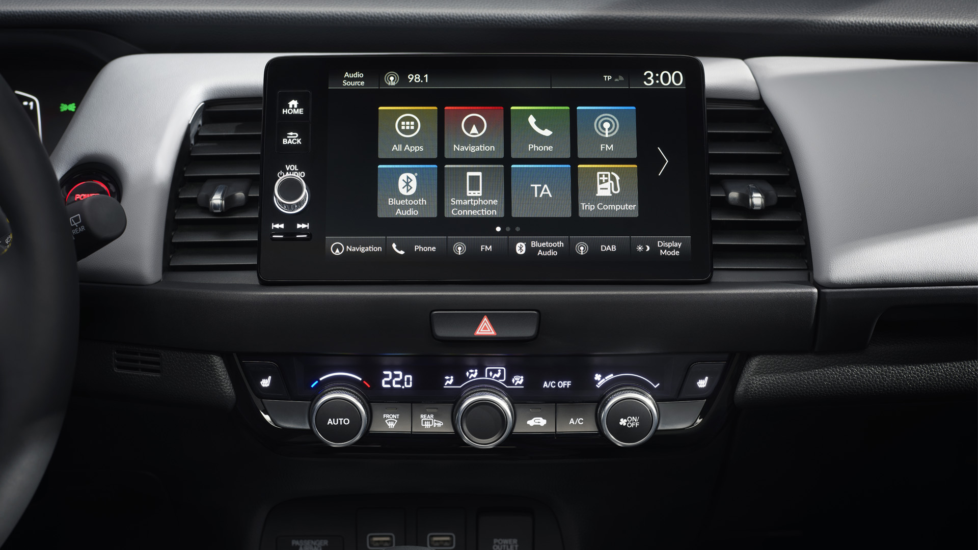 Primo piano dello schermo dell'infotainment della Honda Jazz Hybrid.