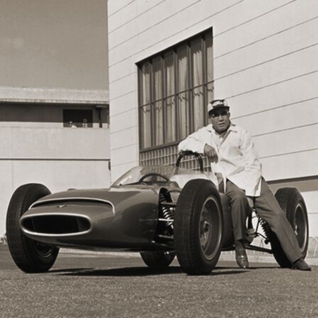 Soichiro Honda e la prima auto da corsa Honda.
