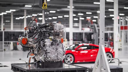 Vista dettagliata del motore di una Honda NSX.