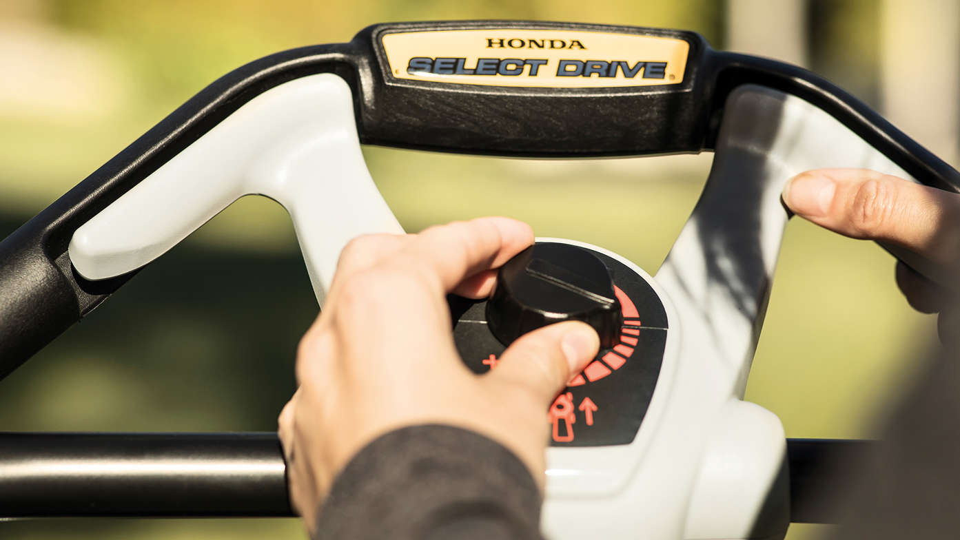 Primo piano del Select Drive tosaerba Honda HRX.