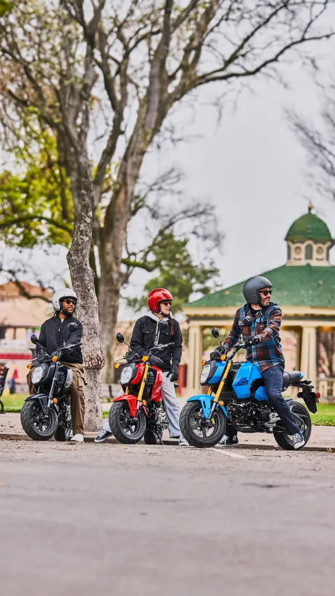 Motociclisti su MSX125 Grom in viaggio insieme