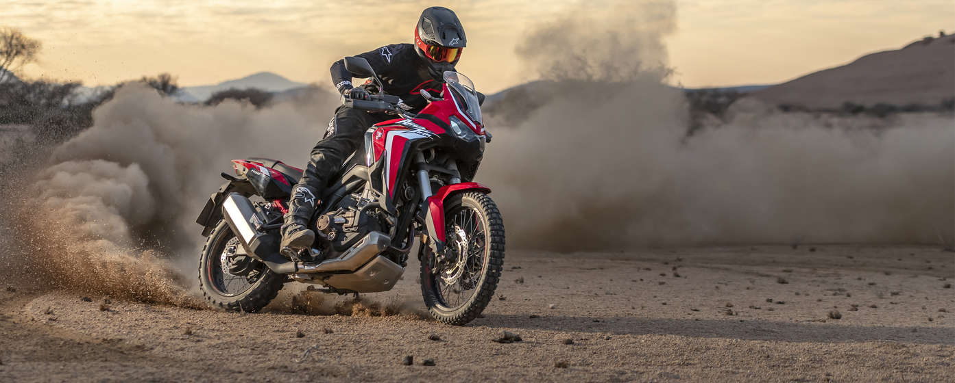 Honda CRF1100L Africa Twin nel deserto.