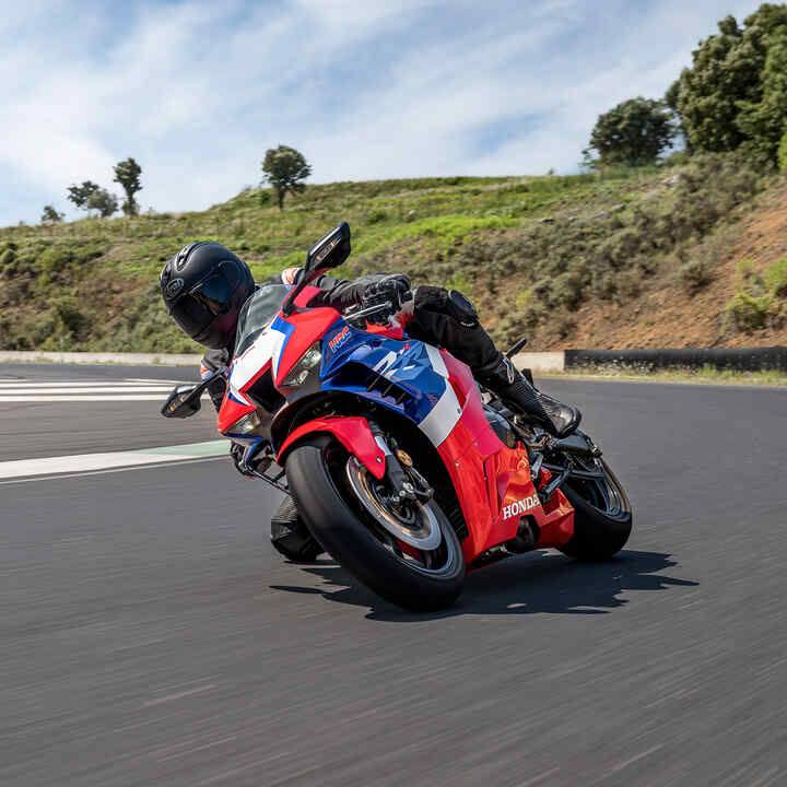 Honda CBR1000RR-R Fireblade 2022