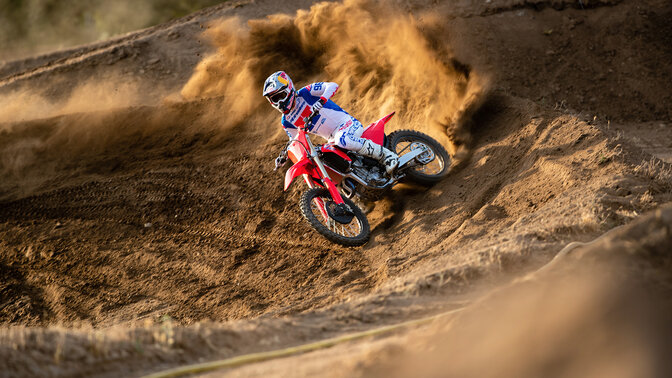 Honda CRF450R su una pista da motocross.