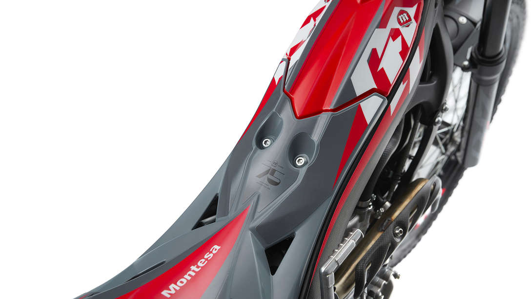 Montesa Cota 301RR zoom sul serbatoio carburante