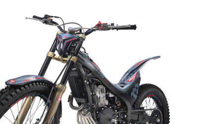 Honda Montesa Cota 301RR inquadratura anteriore sinistra di tre quarti del modello Sonic grey