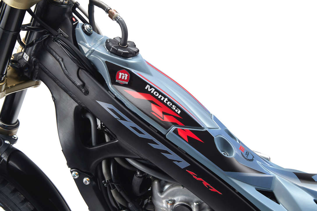 Montesa Cota 301RR zoom sul serbatoio carburante