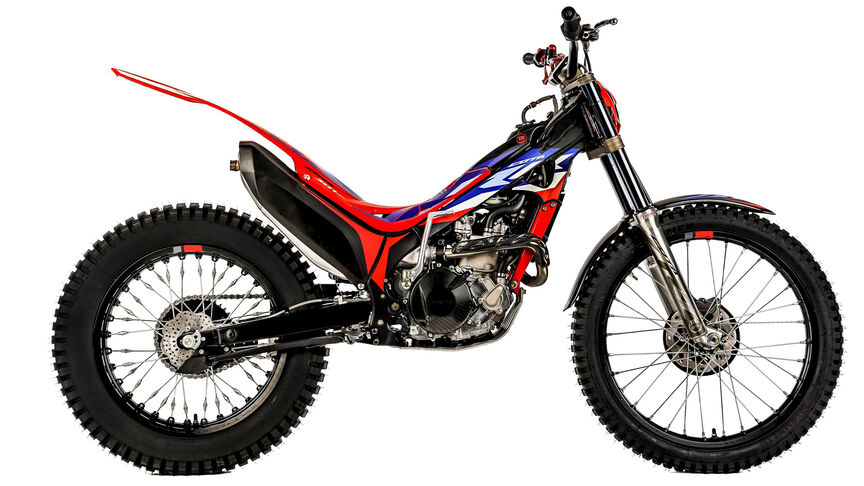 Montesa Cota 4RT 301RR nello studio