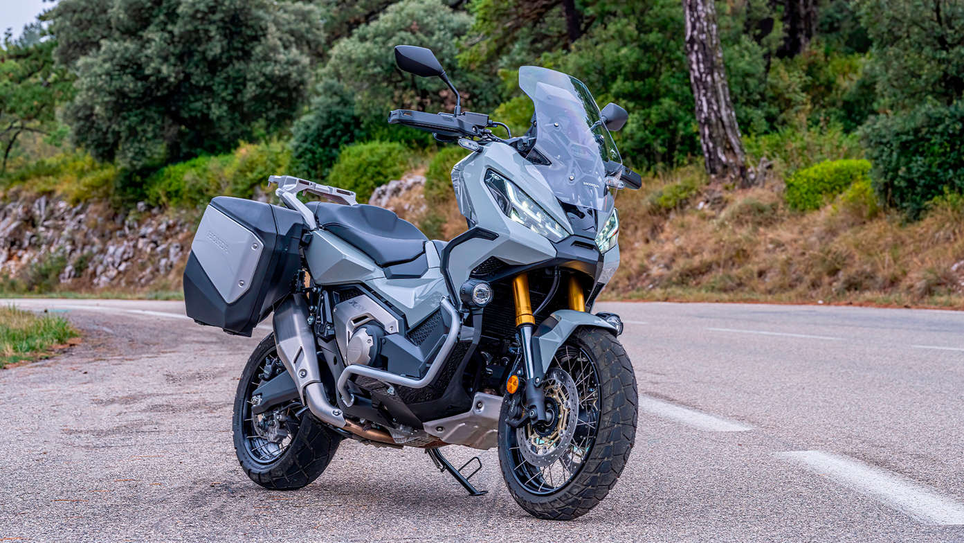 Honda, X-ADV, vista di tre quarti destra, statico, su strada