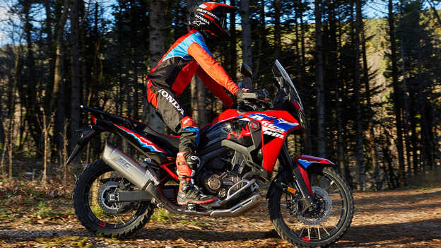 Vista statica del silenziatore SC-Project Adventure per Africa Twin