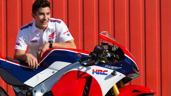 Marc Marquez con la nuova RC213V-S