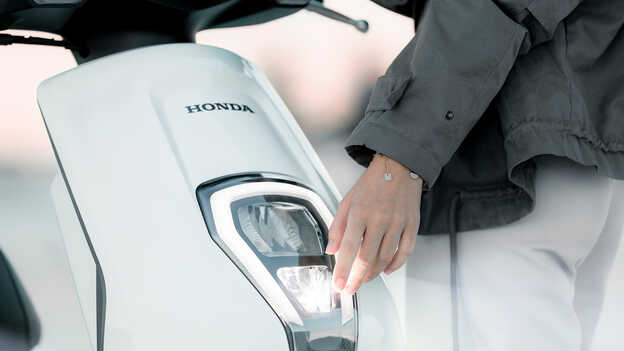 Honda EM1 e: Fari a LED