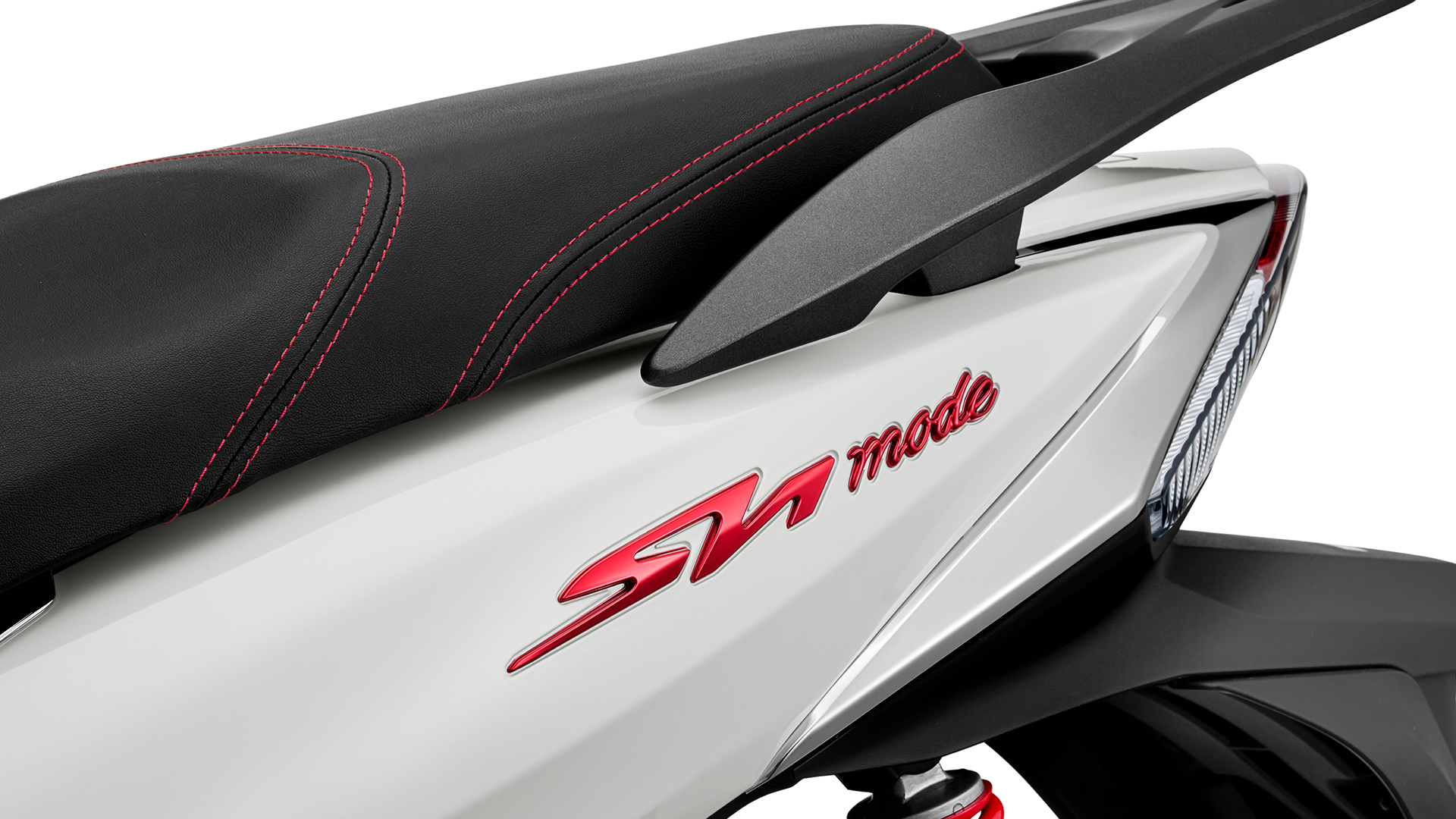 SH Mode 125, ripresa posteriore di tre quarti che mostra il telaio