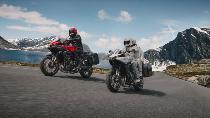 Vista dall'alto della Honda CB1000GT.