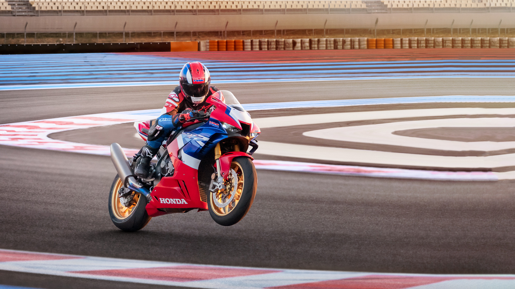 Honda CBR1000RR-R Fireblade SP con sospensione a controllo elettronico intelligente
