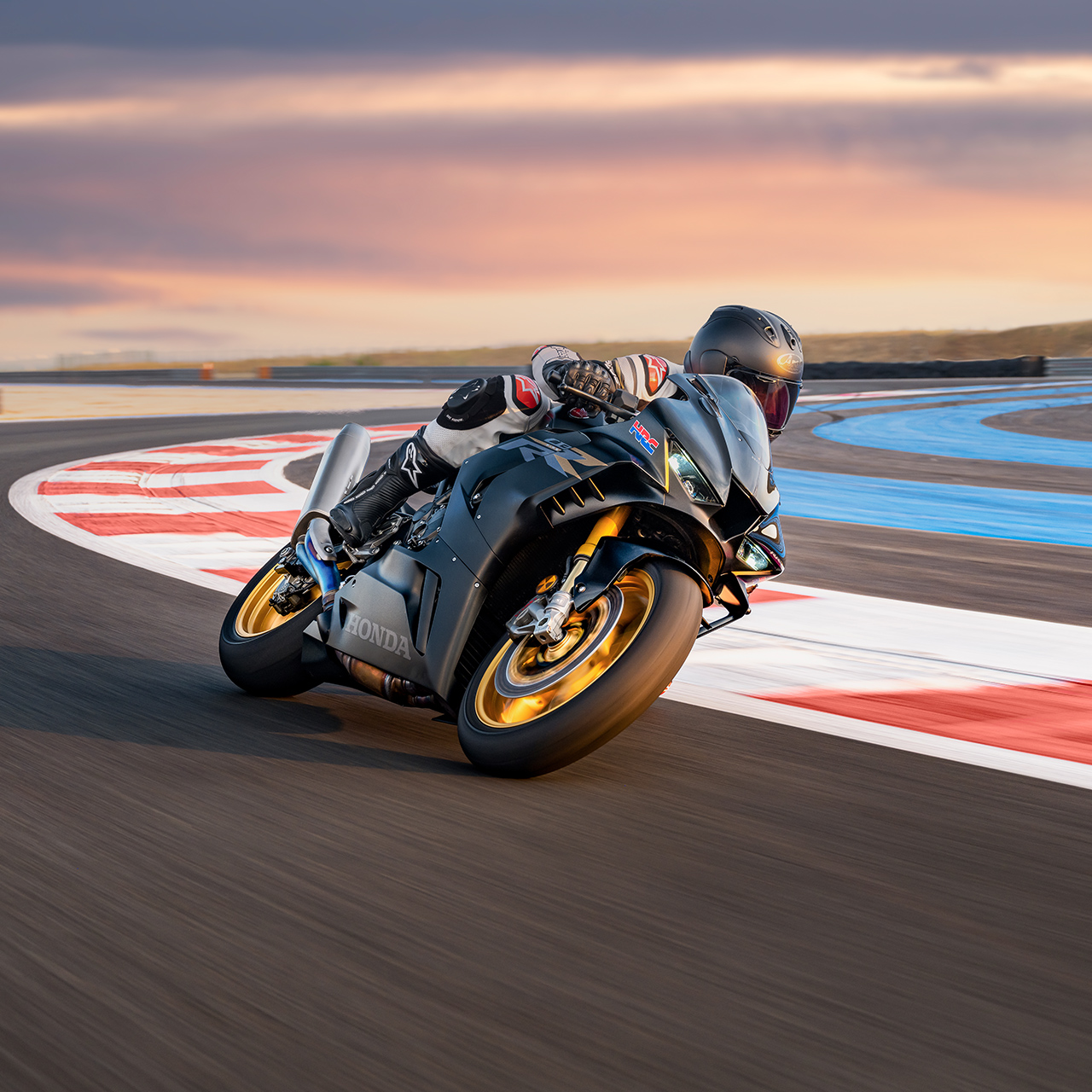 Honda CBR1000RR-R Fireblade SP con telaio ed elettronica che generano un'enorme aderenza