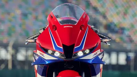 Primo piano del logo HRC di CBR600RR.