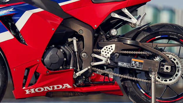 Quickshifter di serie sulla CBR600RR.