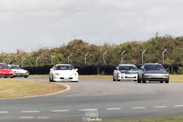 5 Honda sulla pista del Circuit de Clastres durante l'HEM 2024