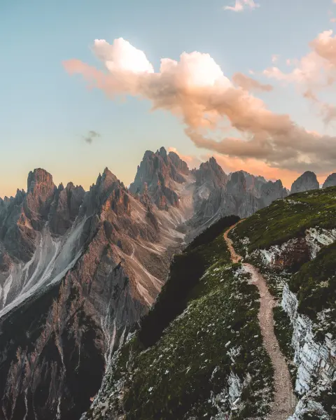 HR-V in viaggio verso le Dolomiti con vista sulle Tre Cime