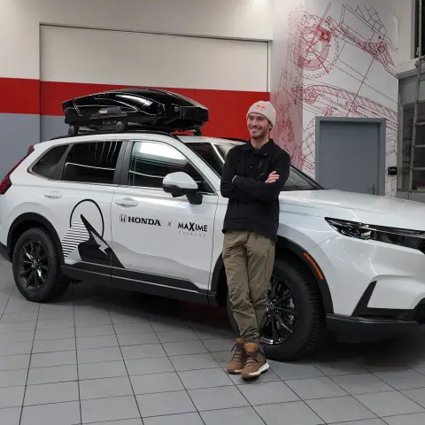 Maxime Chabloz e la sua CR-V 4x4 e:HEV Ibrida.