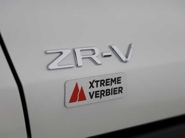 Badge Xtreme Verbier sul retro di una Honda ZR-V